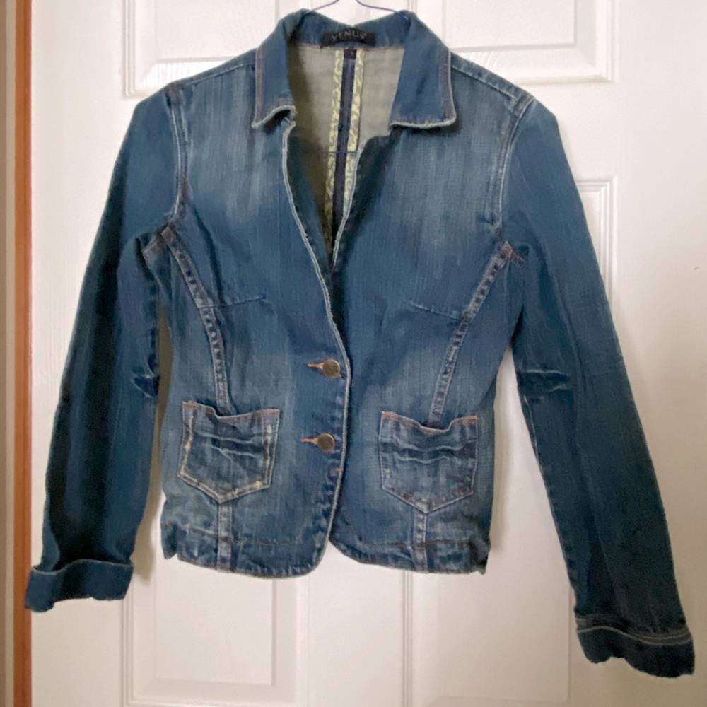 Venus Trendy Denim Jacket with Floral Lining Accent - Casual Chic